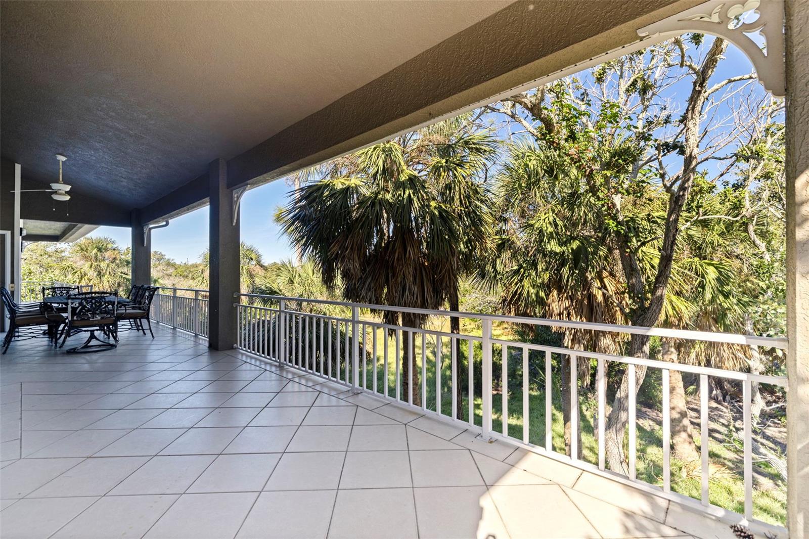 Image 39 of 80 For 2000 Bayview Drive