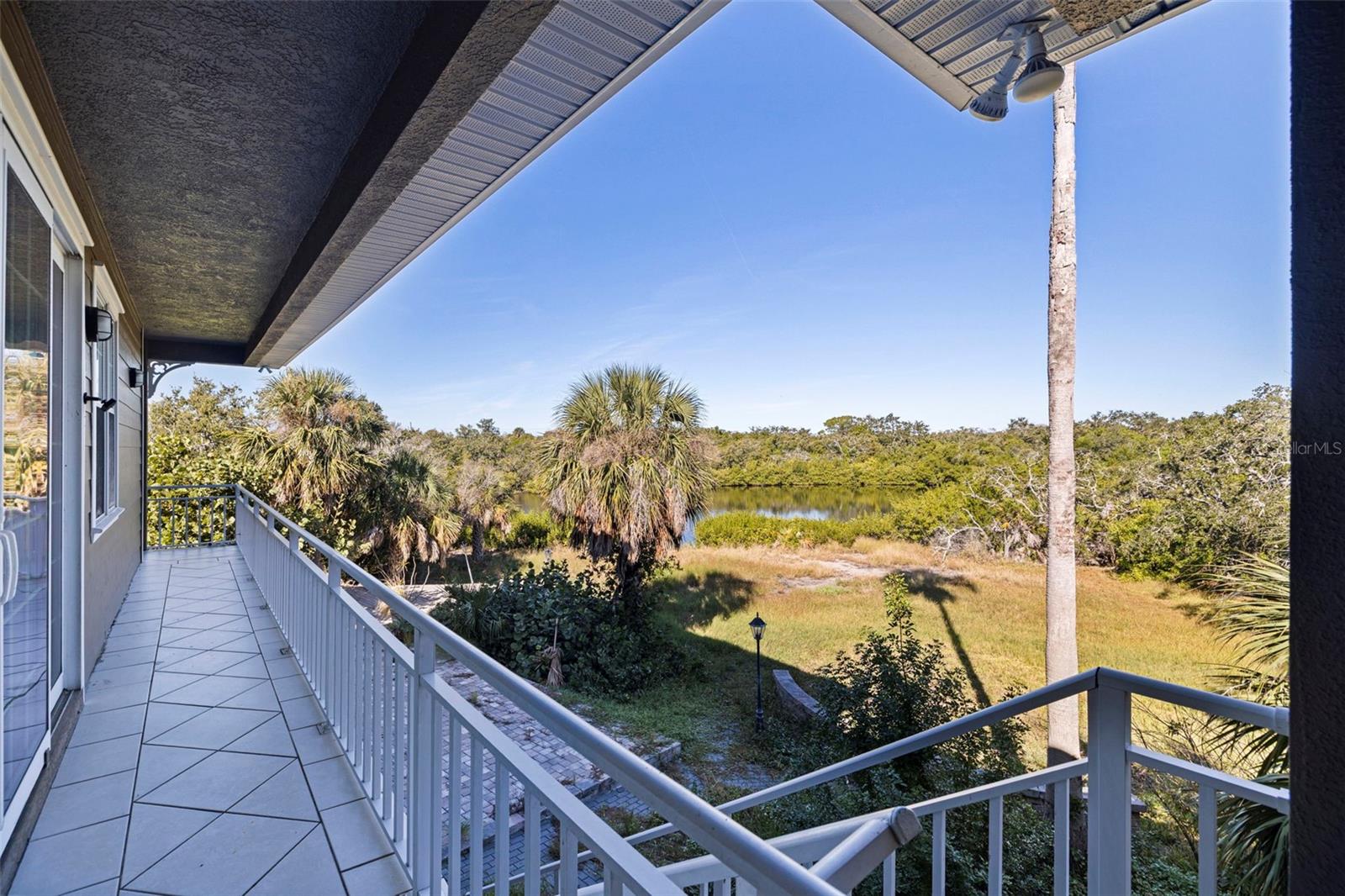 Image 42 of 80 For 2000 Bayview Drive