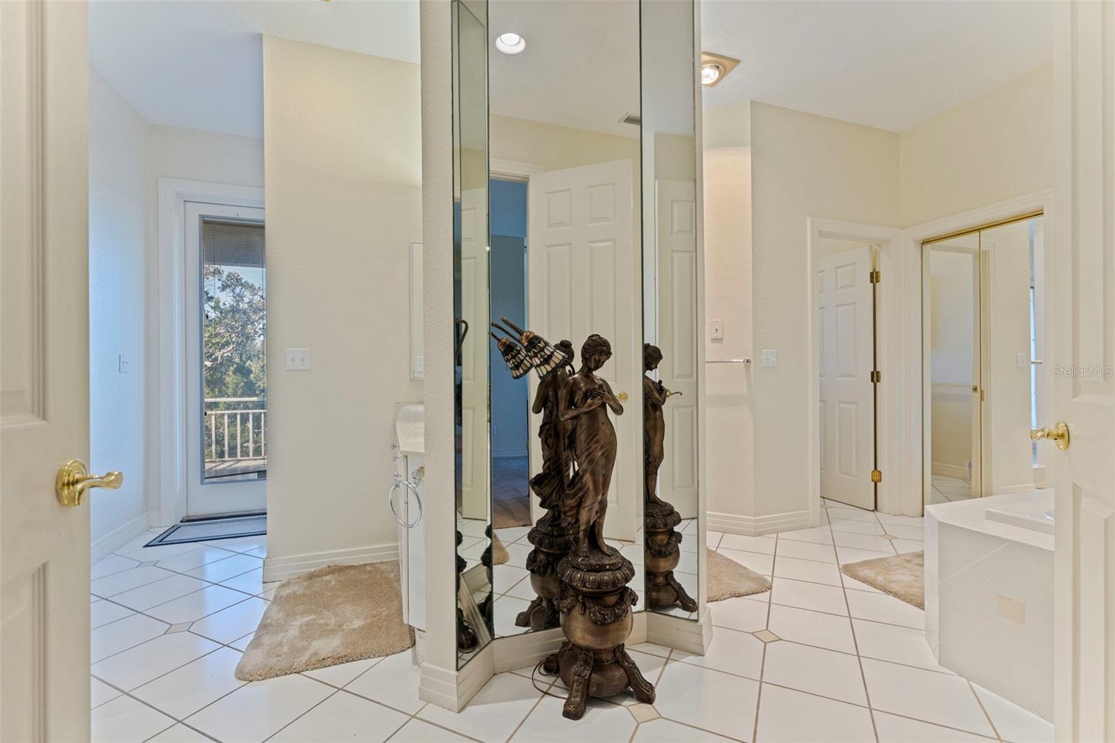 Image 48 of 80 For 2000 Bayview Drive