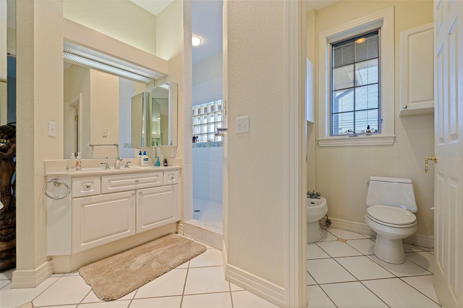 Image 49 of 80 For 2000 Bayview Drive