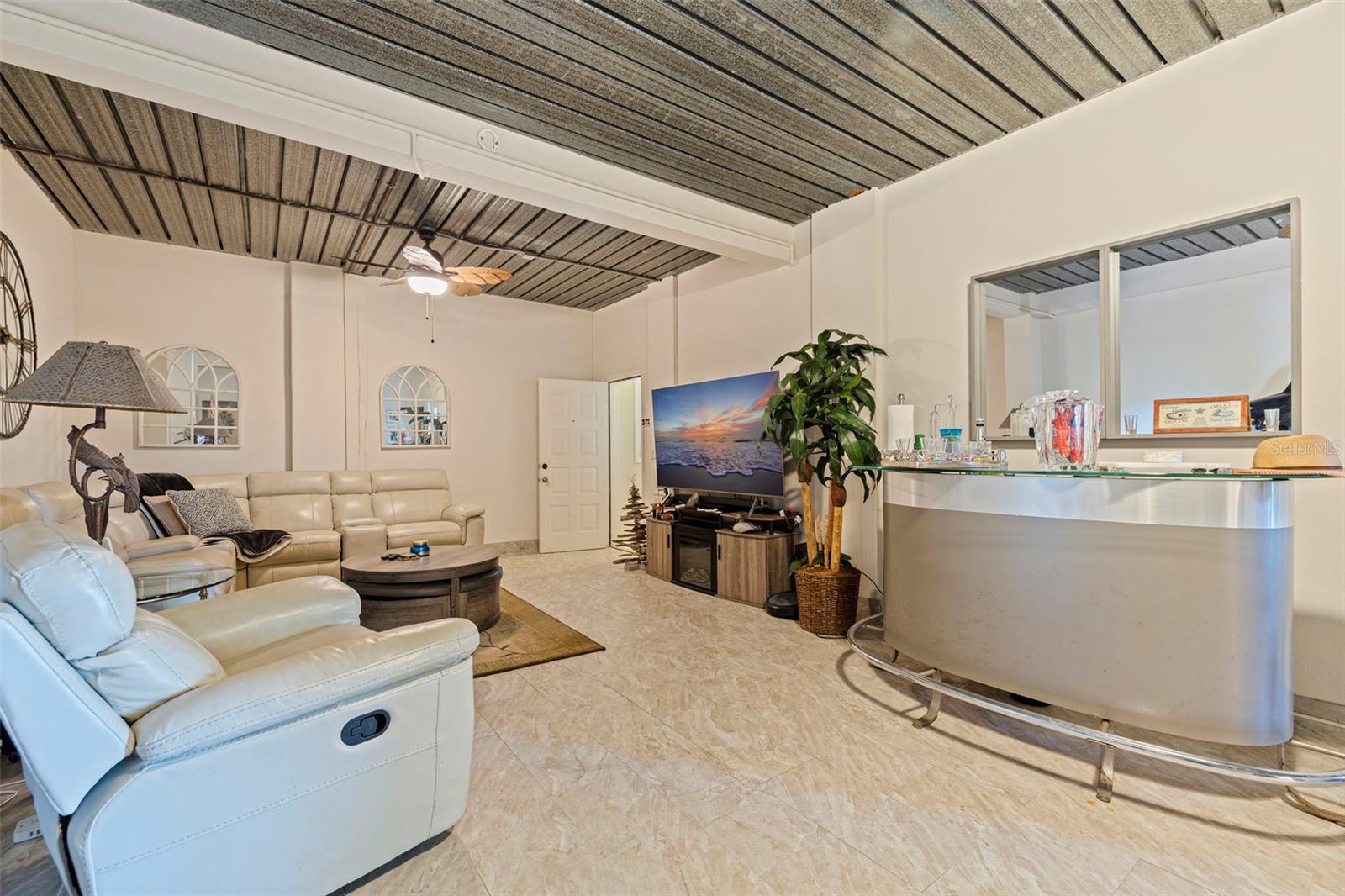 Image 66 of 80 For 2000 Bayview Drive