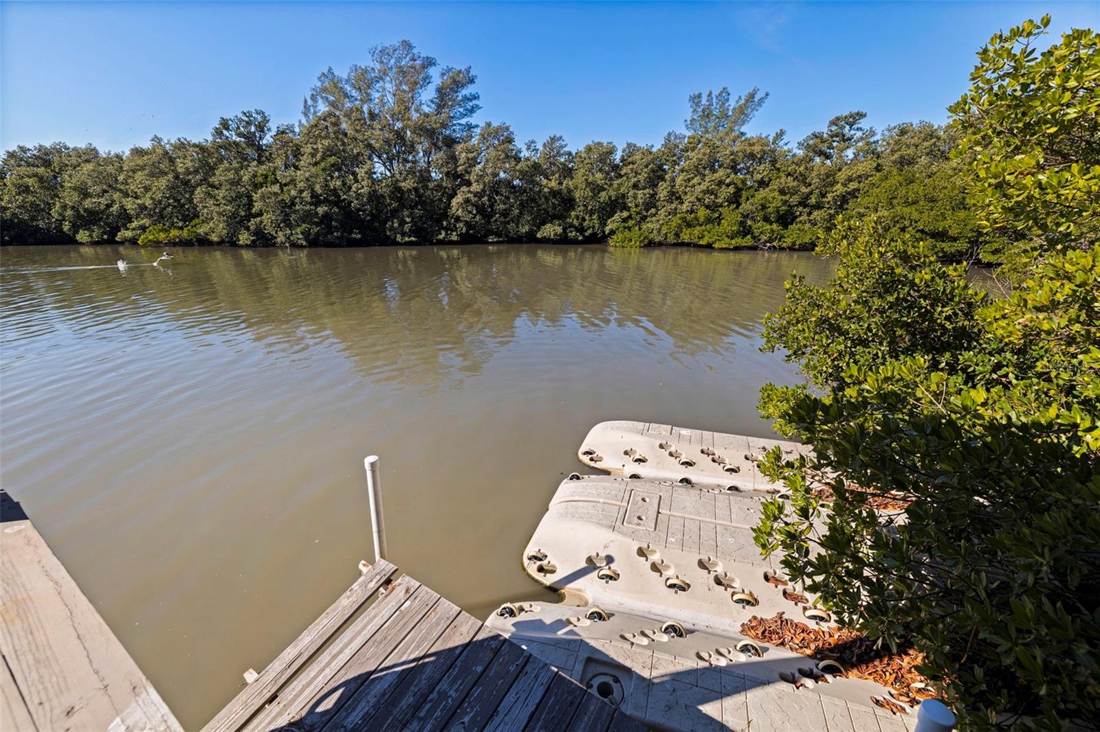 Image 67 of 80 For 2000 Bayview Drive