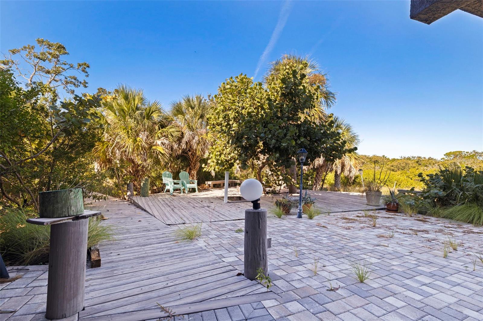 Image 70 of 80 For 2000 Bayview Drive