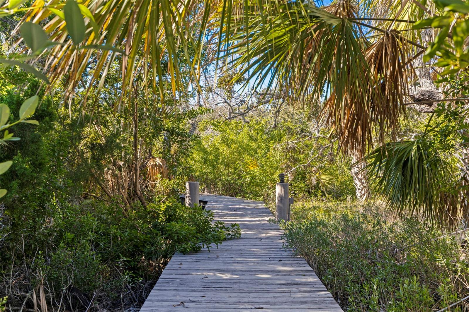 Image 74 of 80 For 2000 Bayview Drive