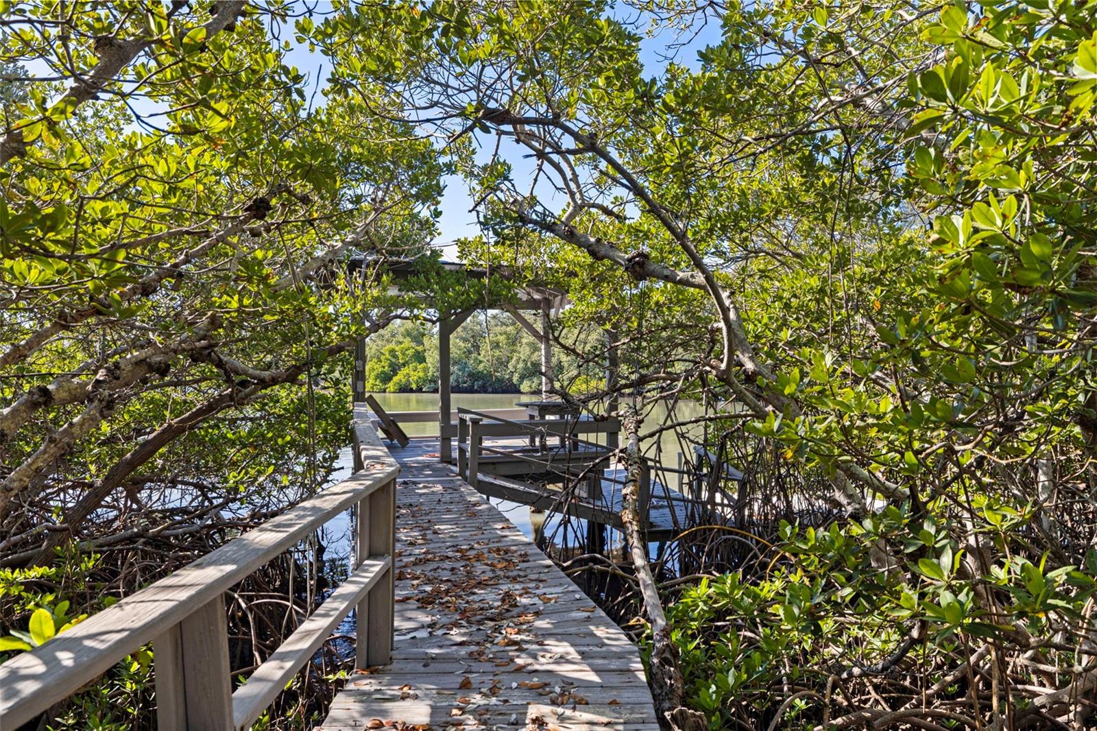 Image 77 of 80 For 2000 Bayview Drive