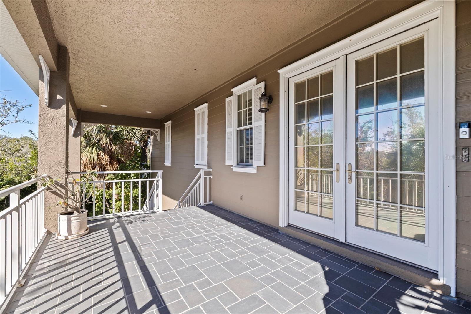 Image 9 of 80 For 2000 Bayview Drive