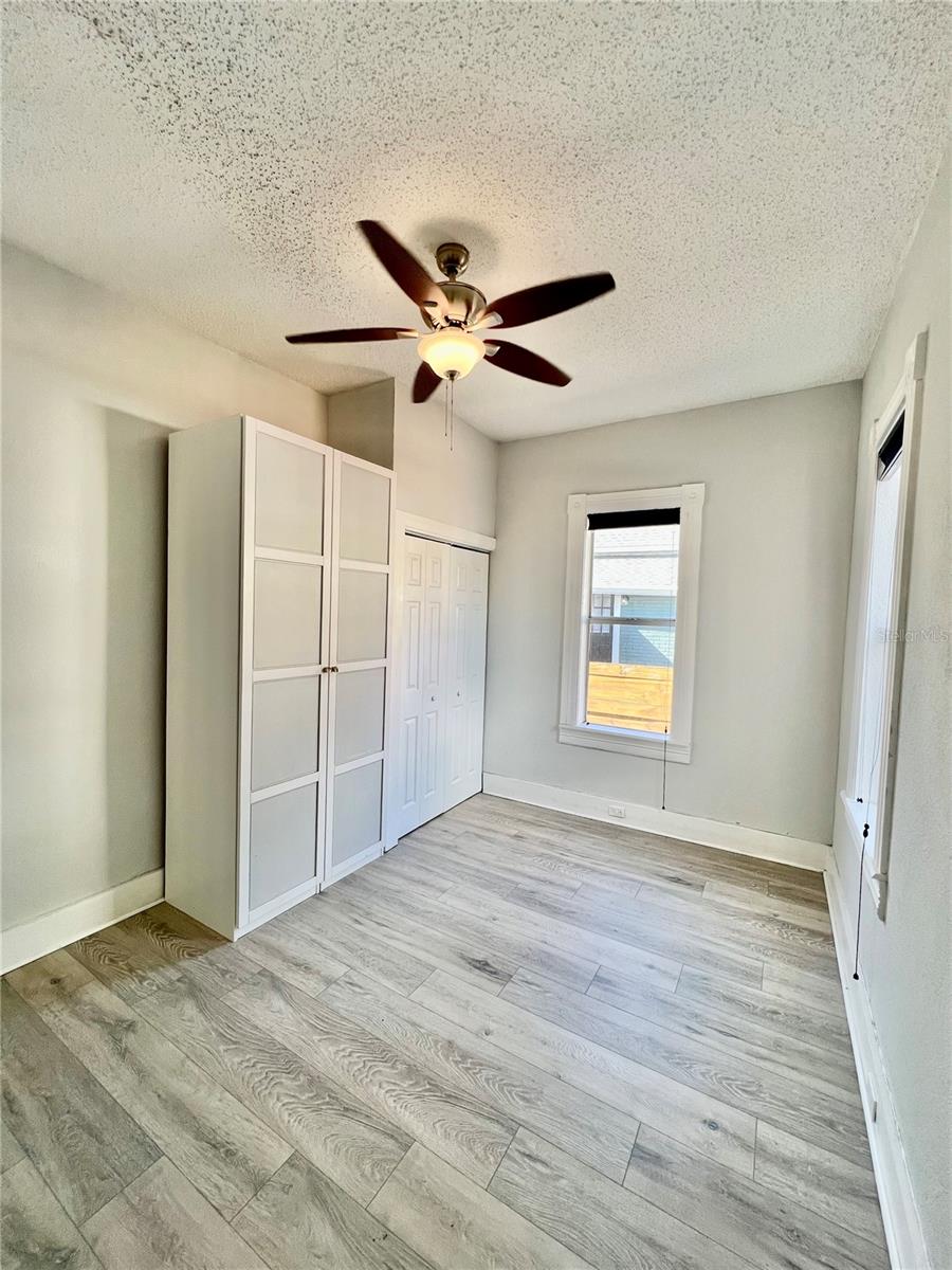 Image 12 of 25 For 111 Amelia Avenue