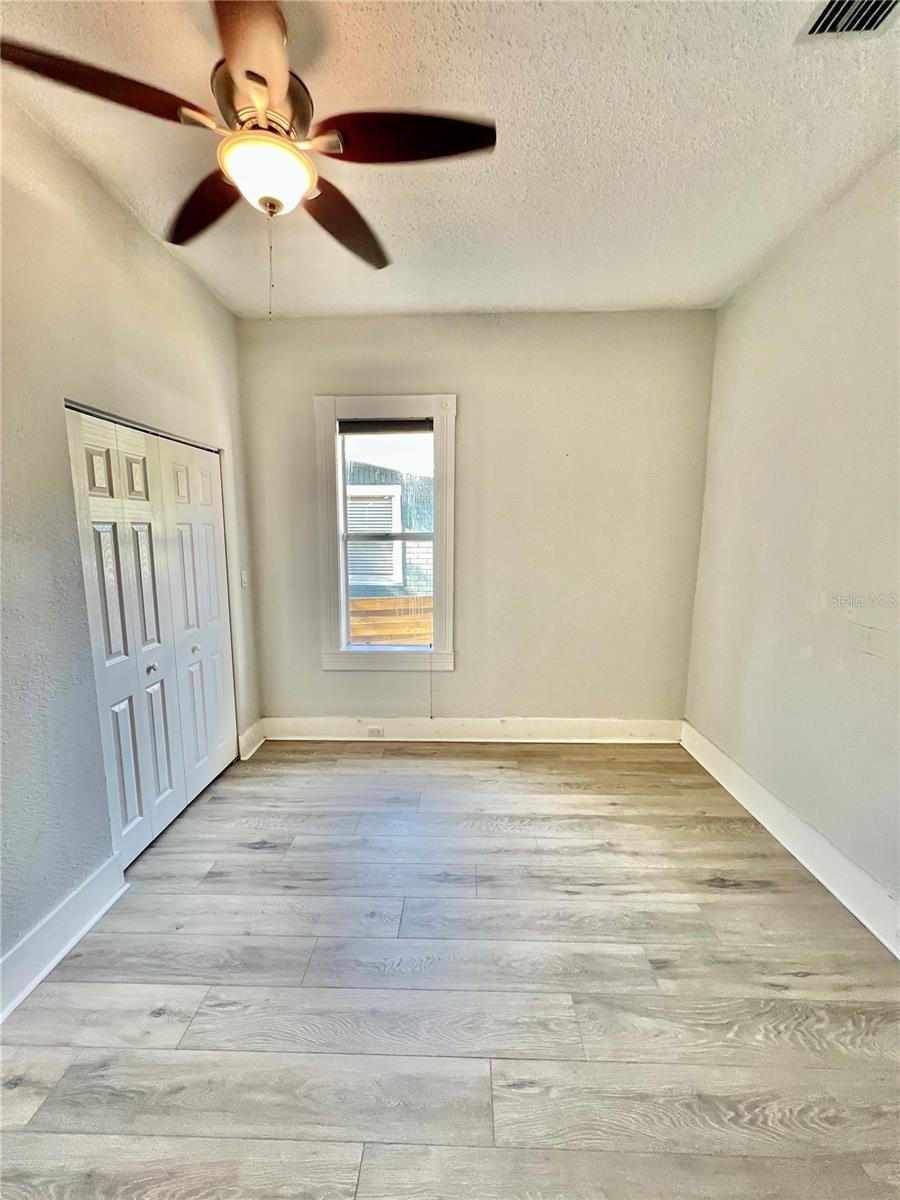 Image 16 of 25 For 111 Amelia Avenue