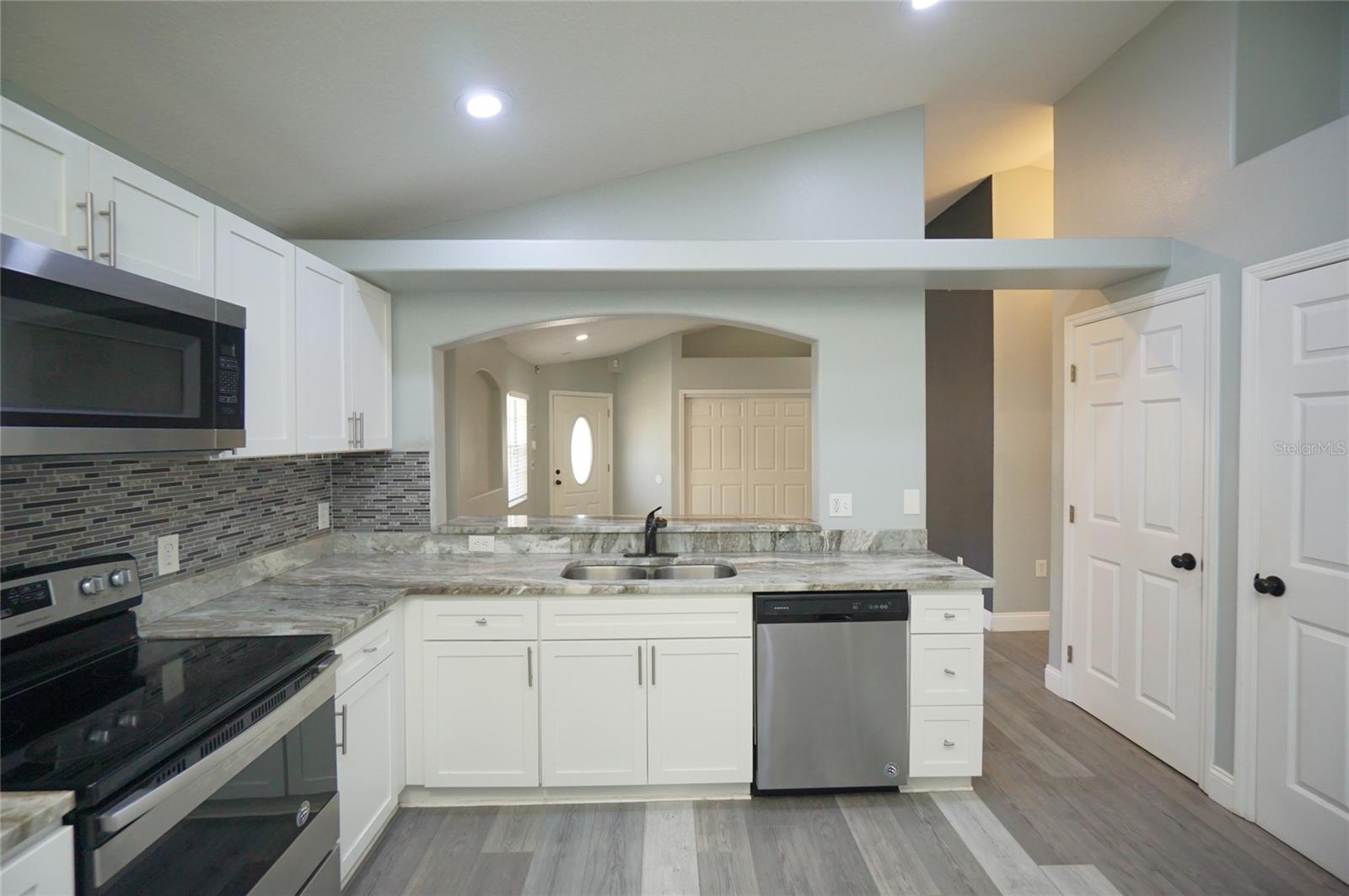 Image 3 of 21 For 2416 Ida Street