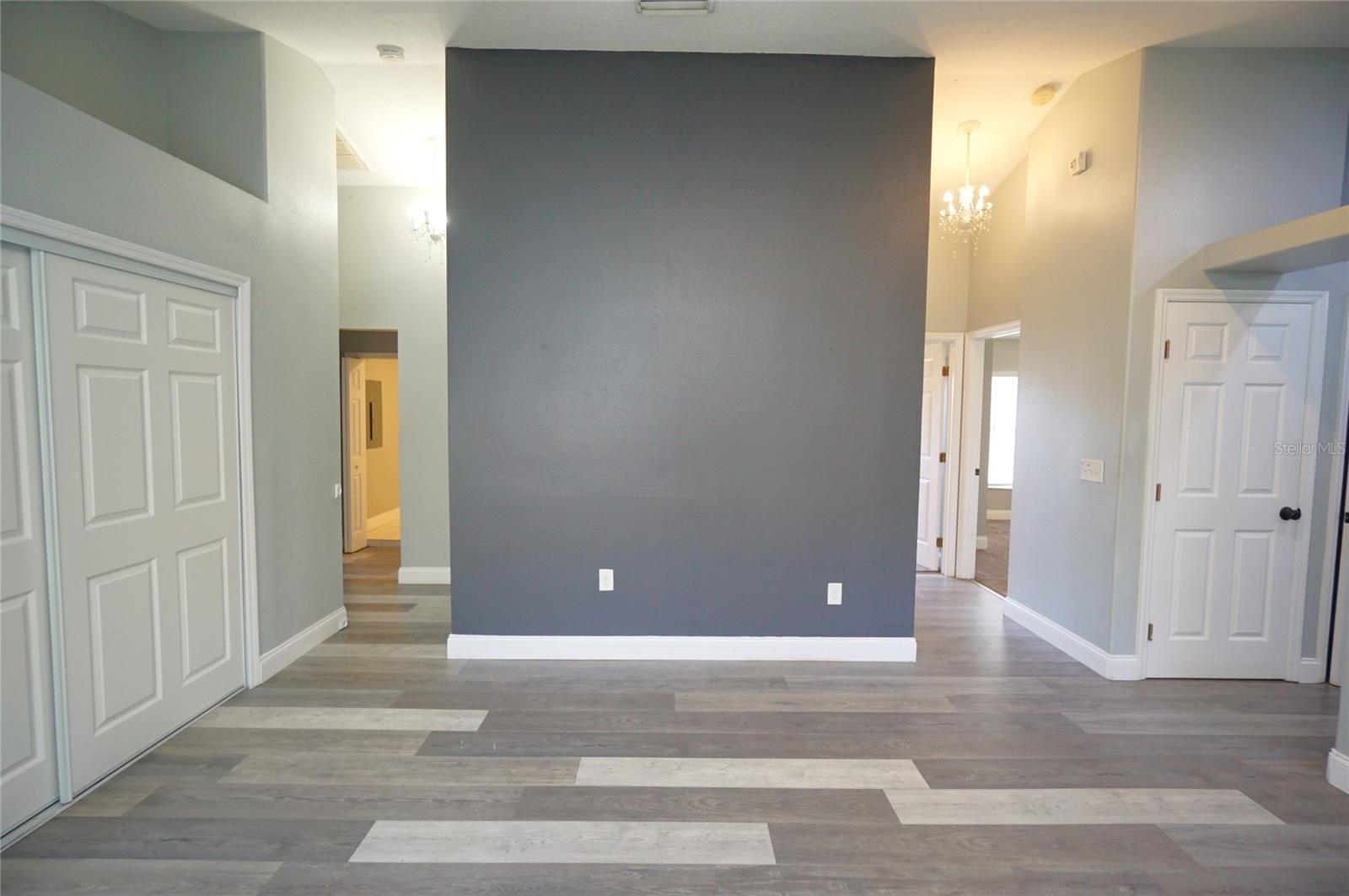 Image 5 of 21 For 2416 Ida Street