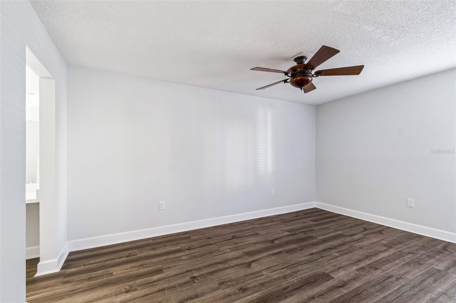 Image 27 of 48 For 746 115 Avenue N 1805