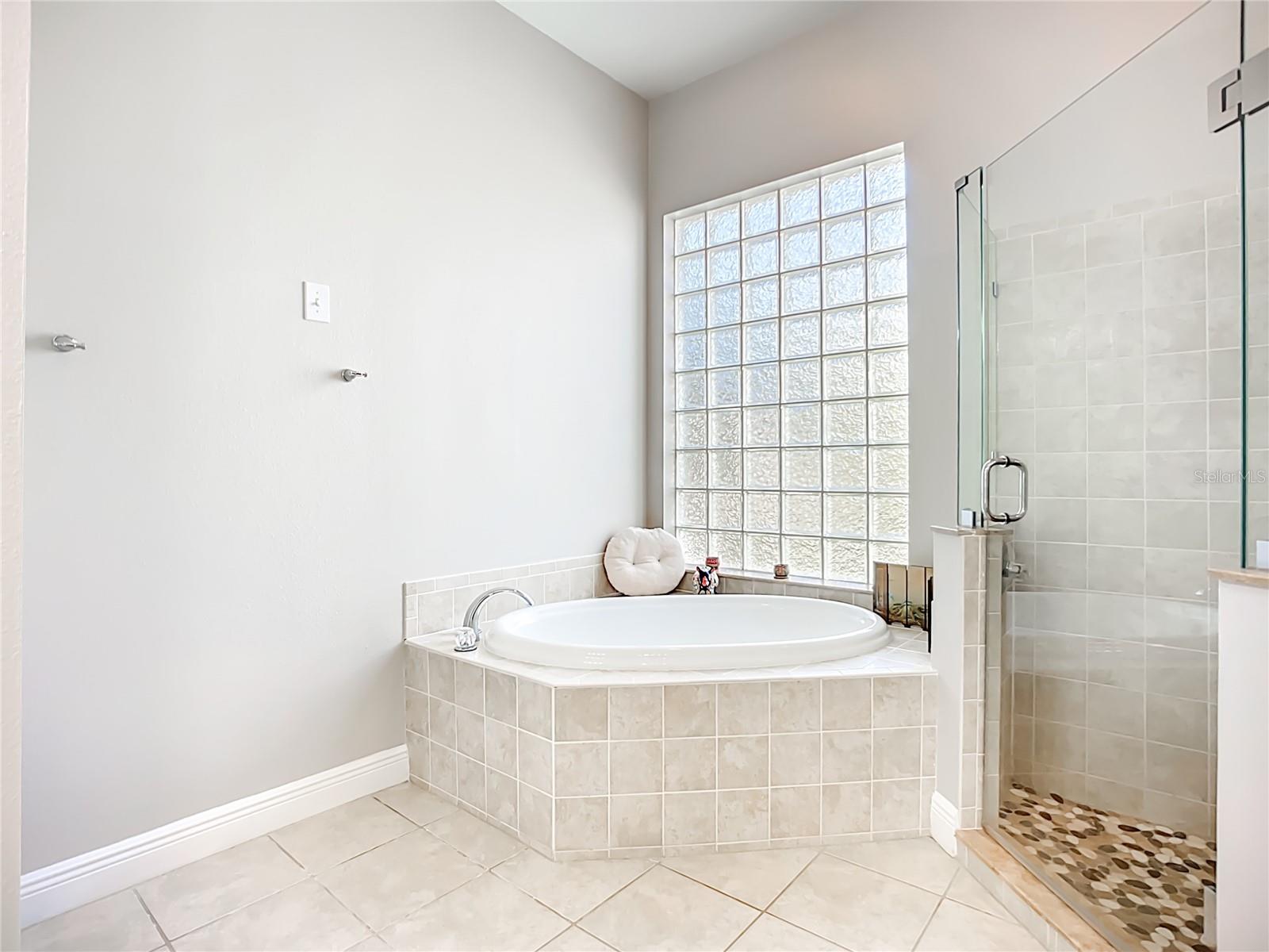 Image 25 of 51 For 16158 Bridgepark Drive