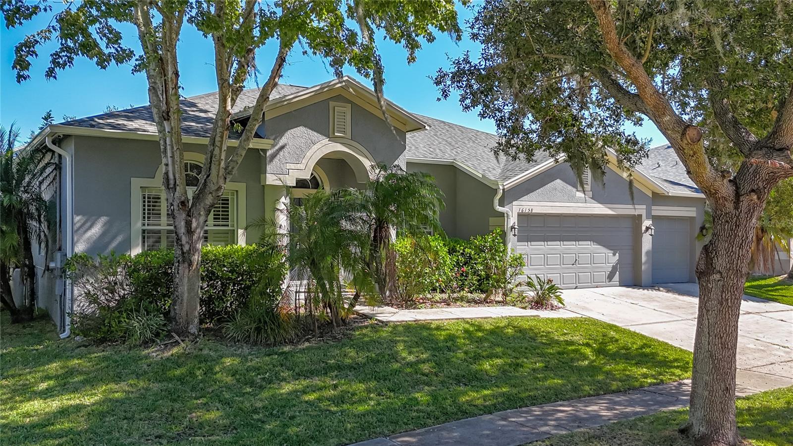 Image 40 of 51 For 16158 Bridgepark Drive