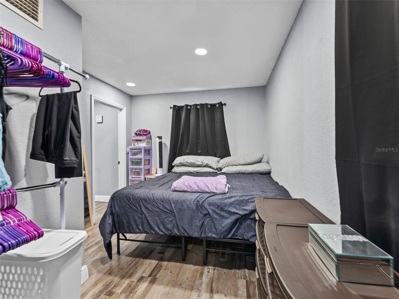 Image 7 of 8 For 7181 49th Avenue N