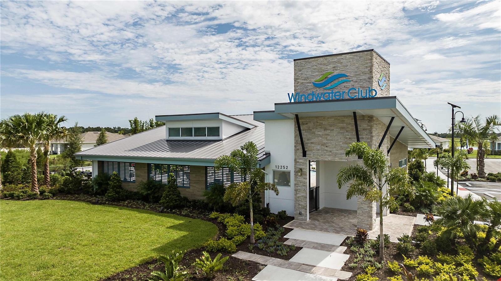 Image 4 of 16 For 12443 49th Street E