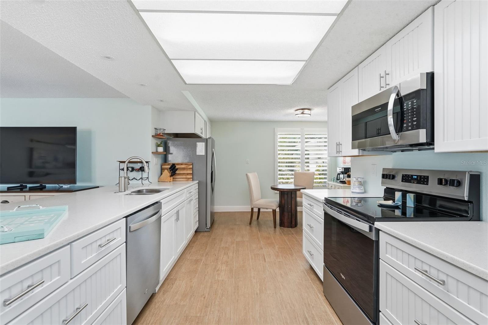 Image 9 of 37 For 13614 Evelane Drive