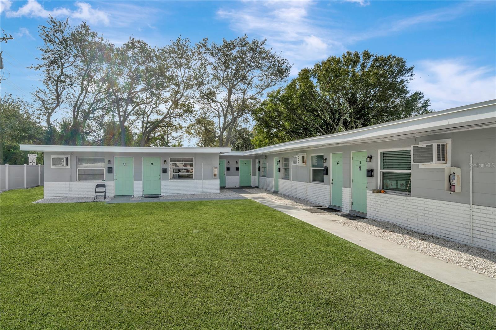 Image 2 of 12 For 6701 West Shore Boulevard 8