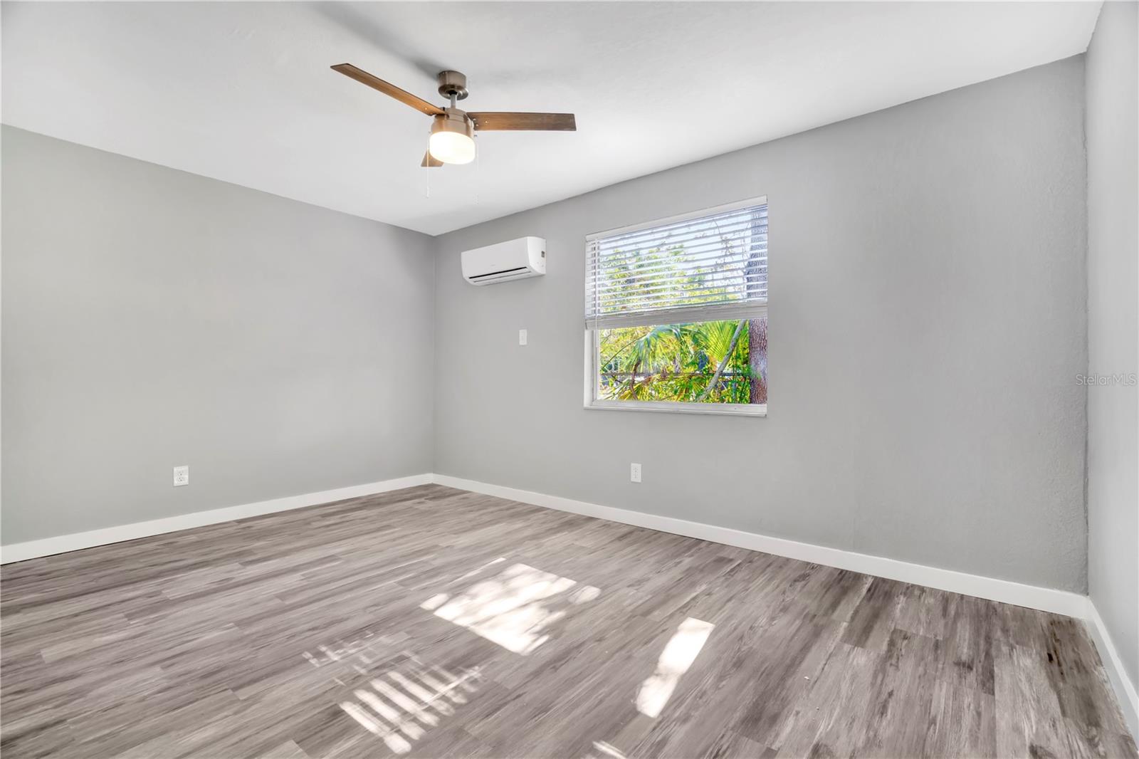 Image 7 of 12 For 6701 West Shore Boulevard 8