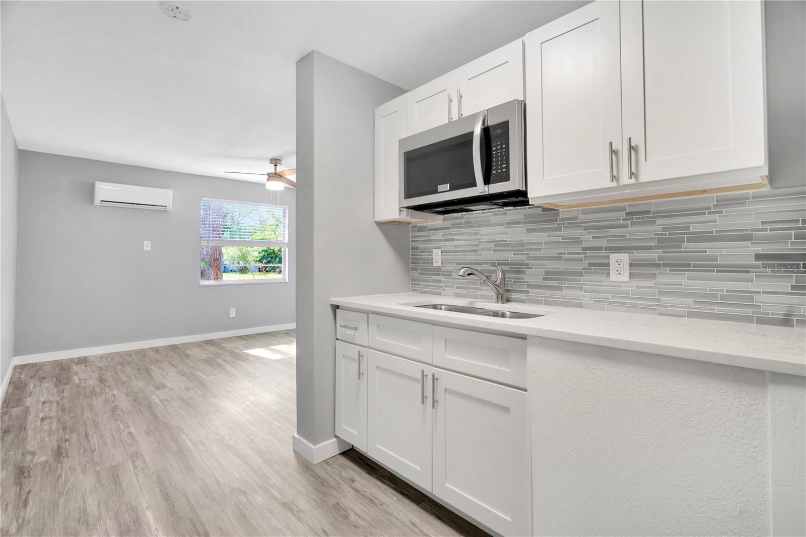 Image 9 of 12 For 6701 West Shore Boulevard 8