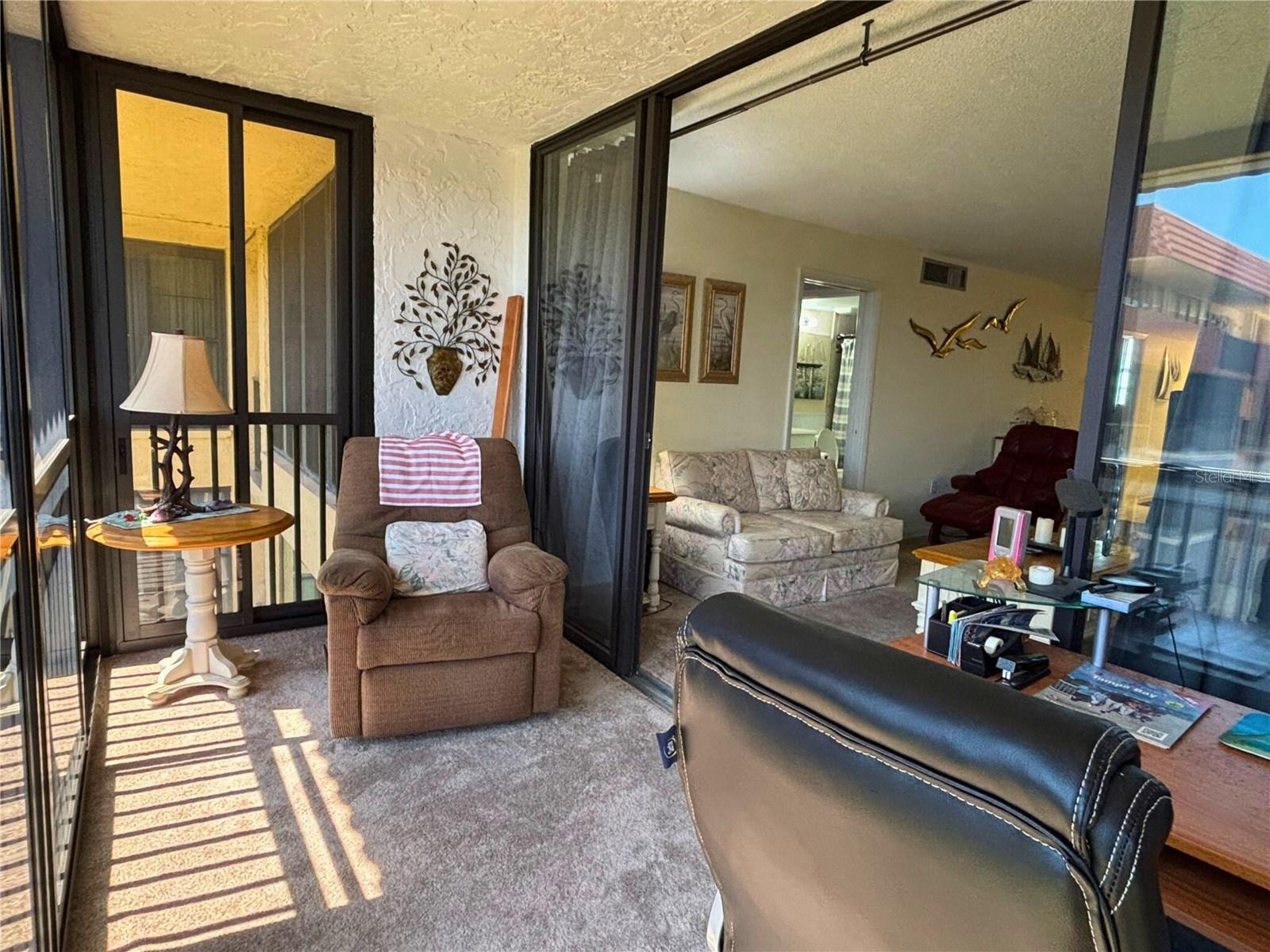 Image 13 of 27 For 19701 Gulf Boulevard 407