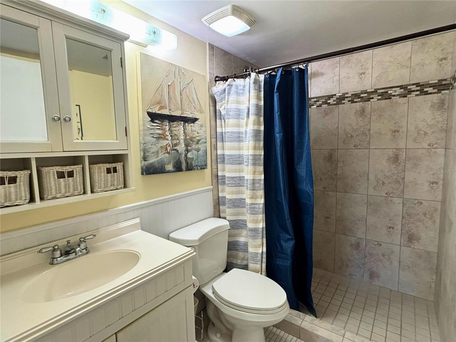 Image 17 of 27 For 19701 Gulf Boulevard 407