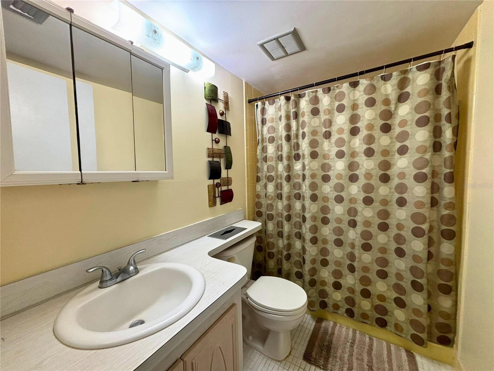 Image 21 of 27 For 19701 Gulf Boulevard 407