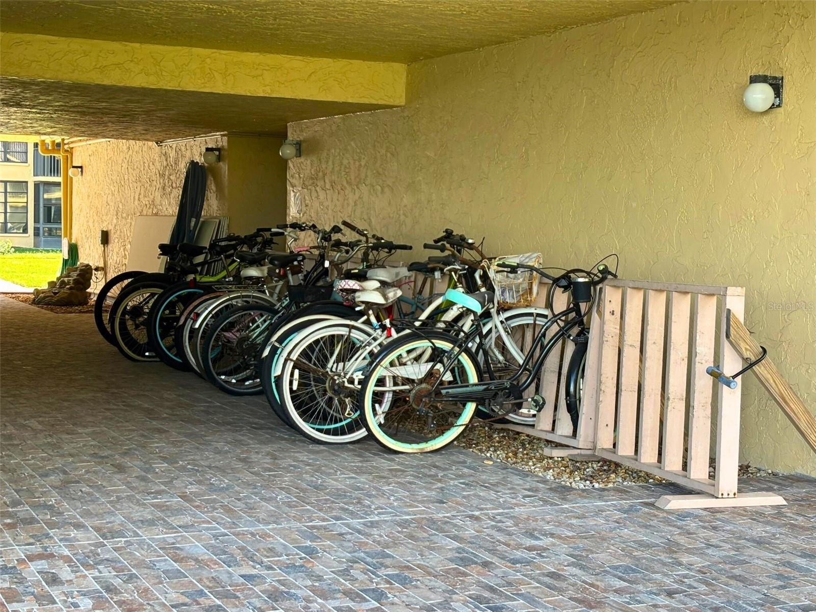 Image 26 of 27 For 19701 Gulf Boulevard 407