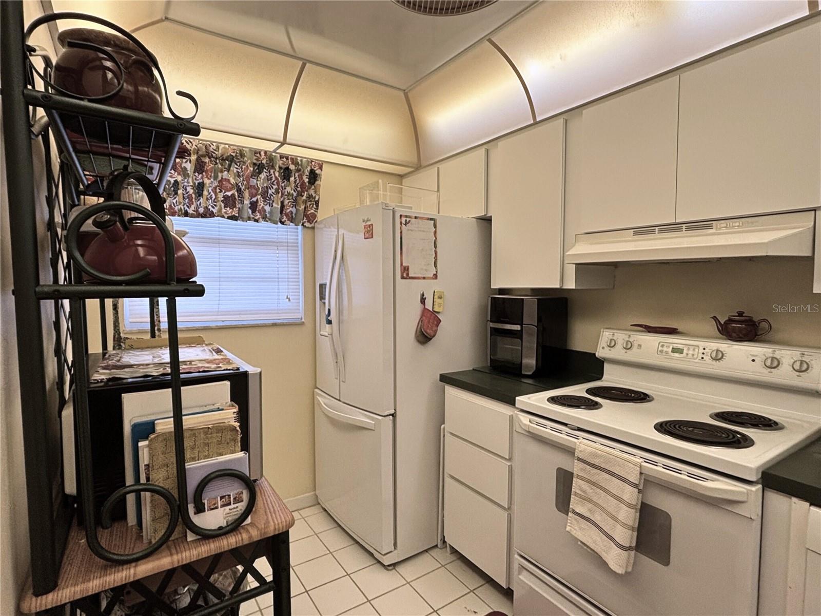 Image 6 of 27 For 19701 Gulf Boulevard 407