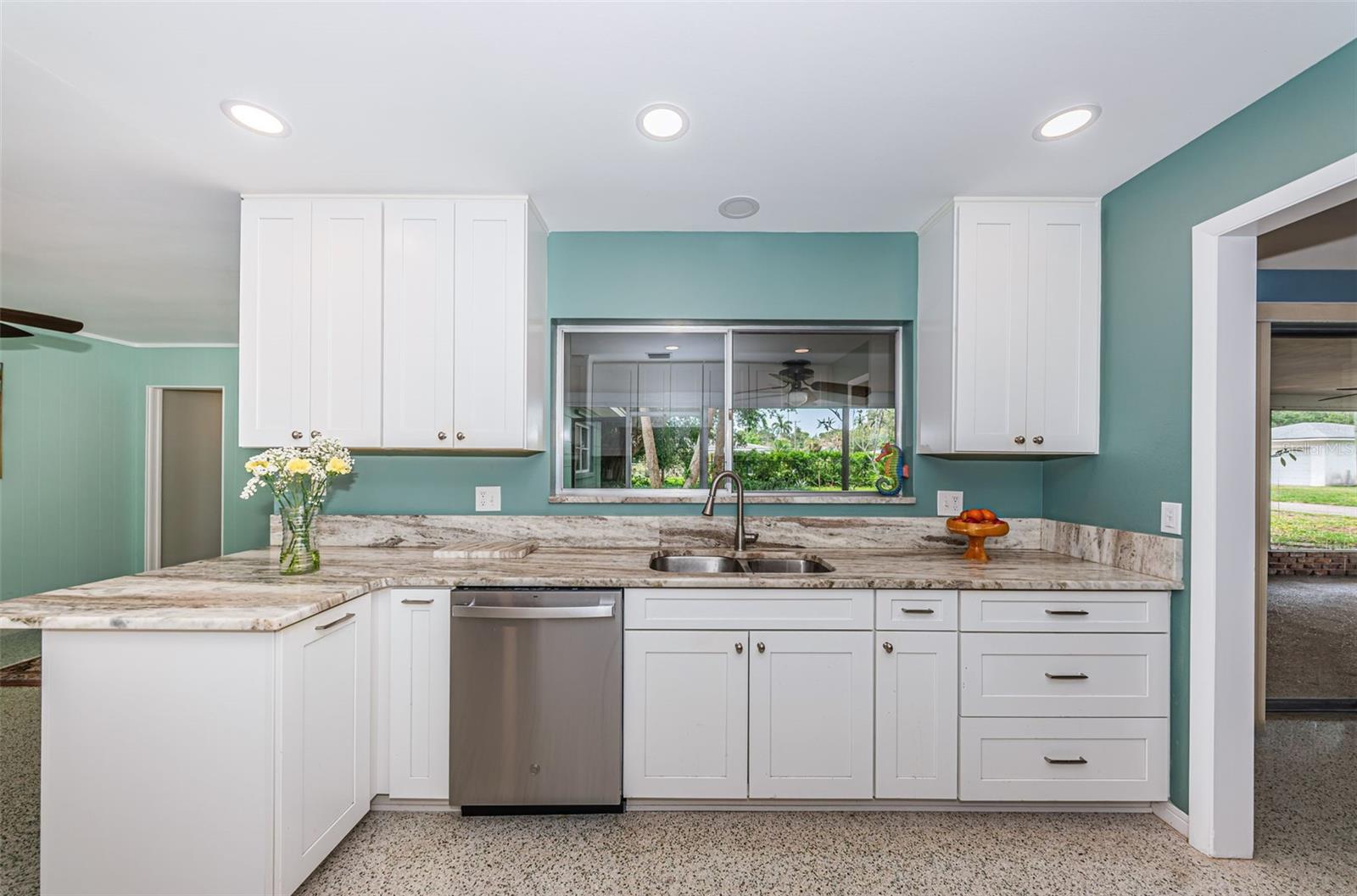 Image 6 of 50 For 152 58th Avenue S