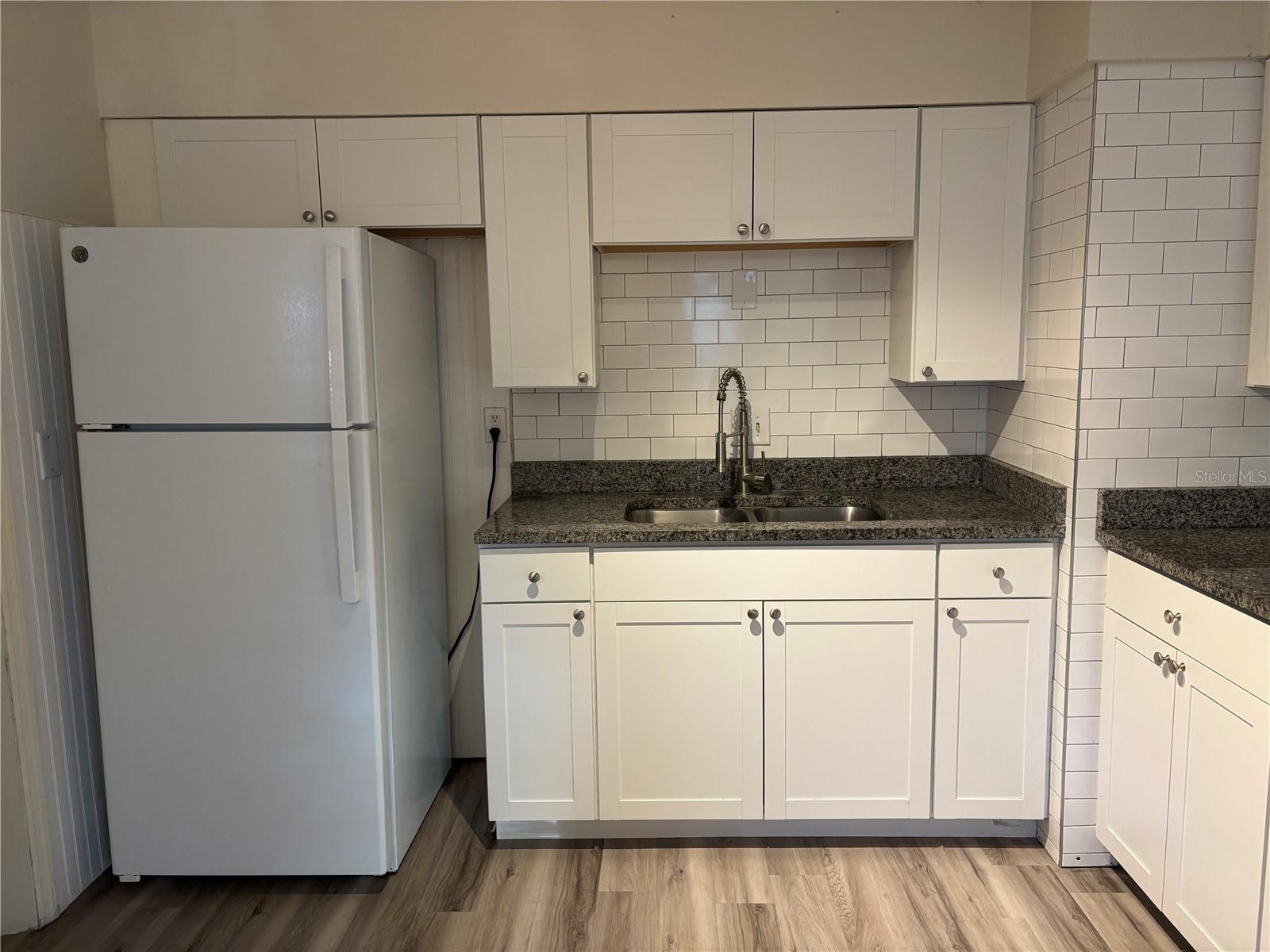 Image 10 of 31 For 1102 Sunset Point Road 6