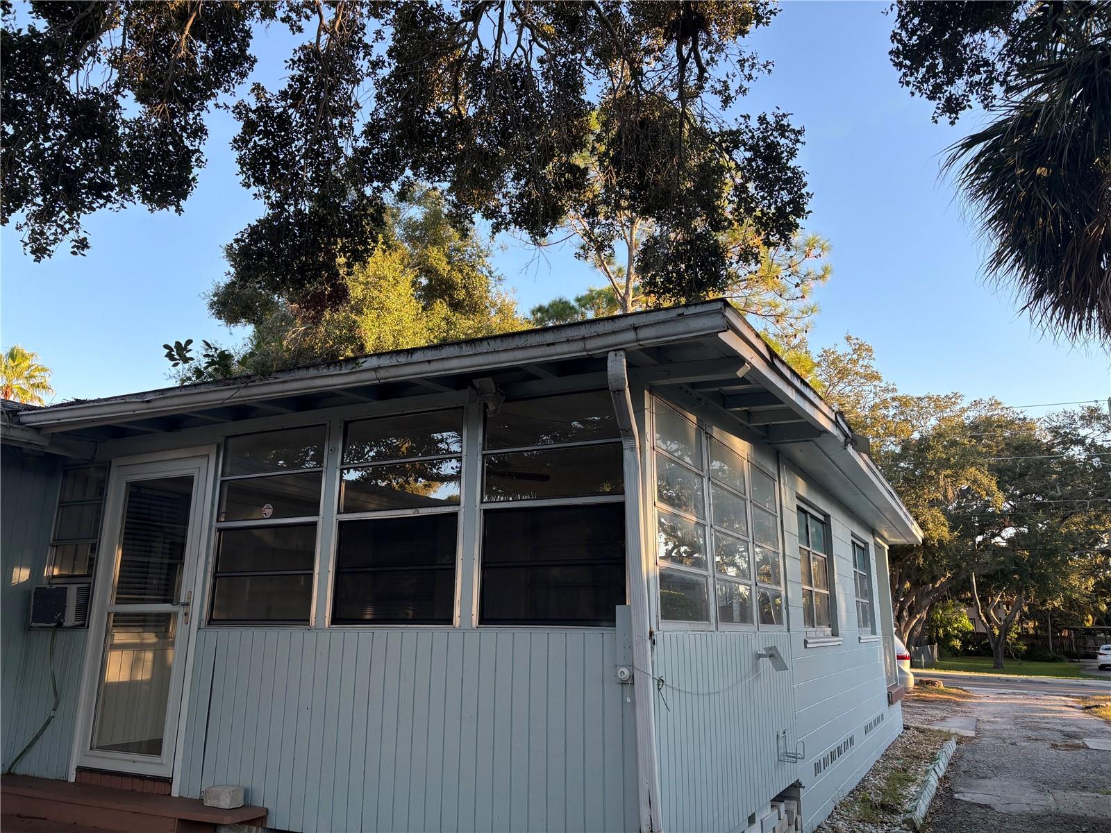 Image 31 of 31 For 1102 Sunset Point Road 6