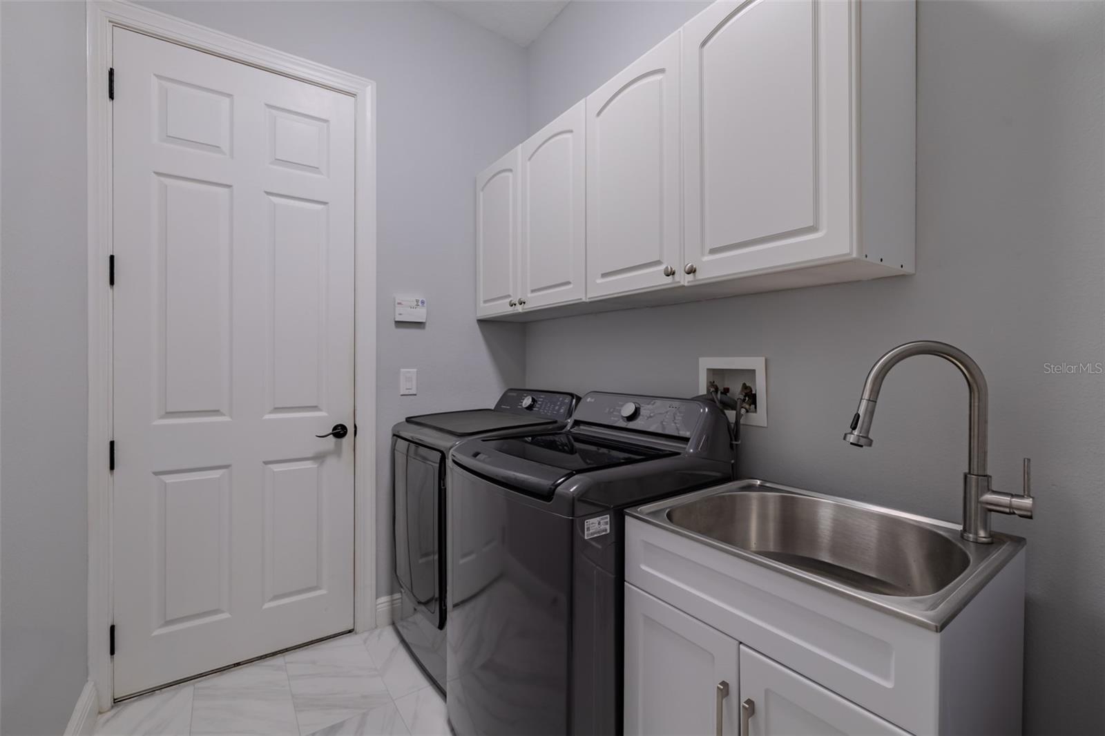 Listing photo id 44 for 10537 Martinique Isle Drive