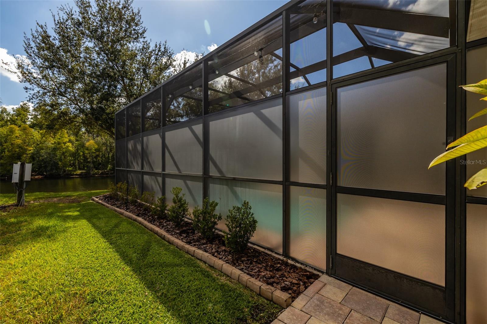 Listing photo id 52 for 10537 Martinique Isle Drive