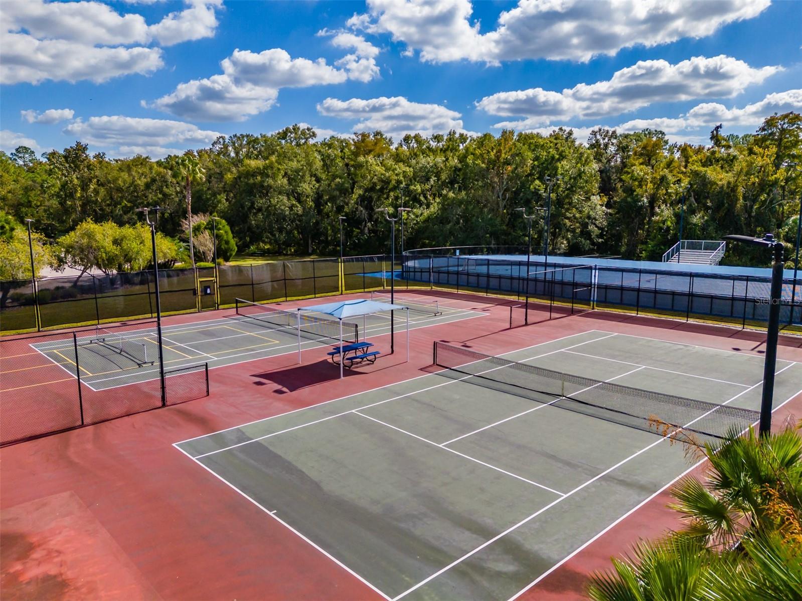 Listing photo id 70 for 10537 Martinique Isle Drive