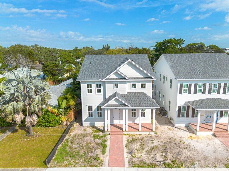 Listing photo id 12 for 621 37th Avenue N