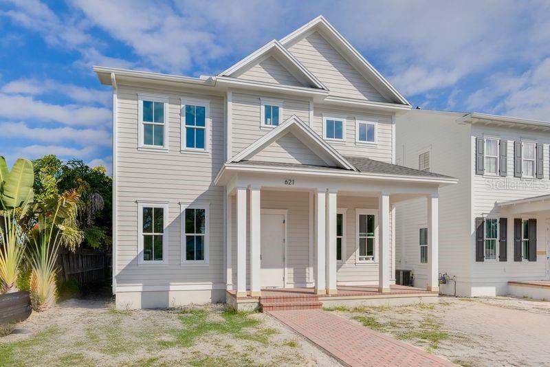 Listing photo id 2 for 621 37th Avenue N