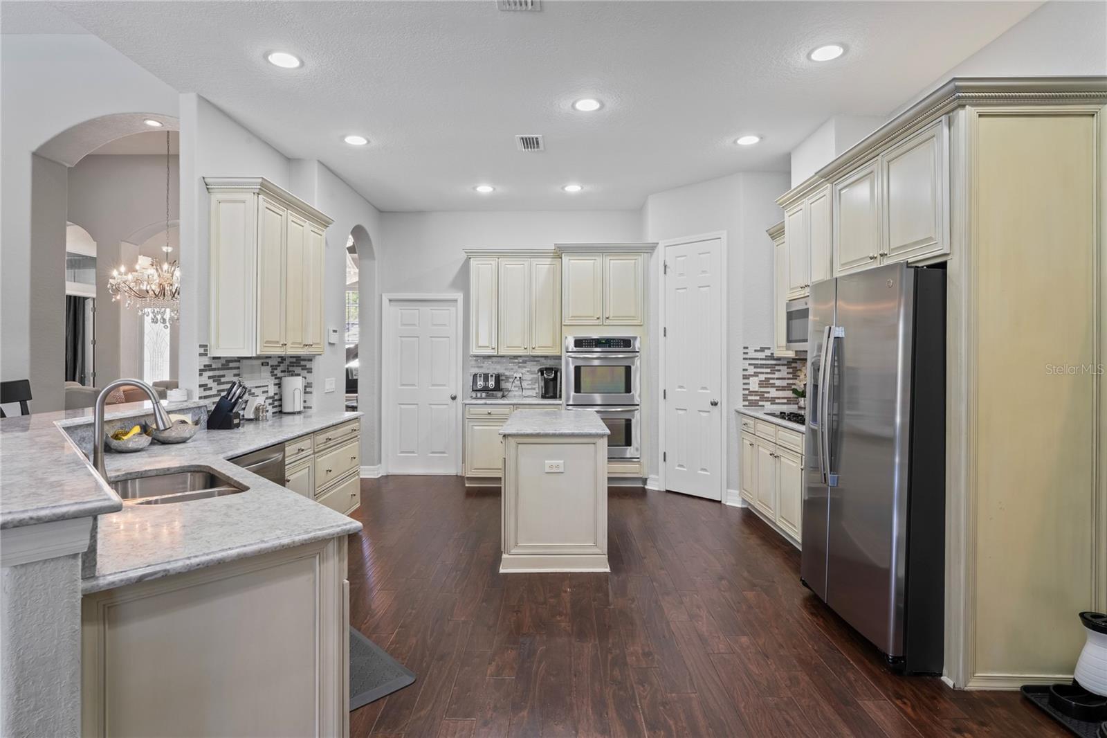 Image 15 of 100 For 21604 Draycott Way