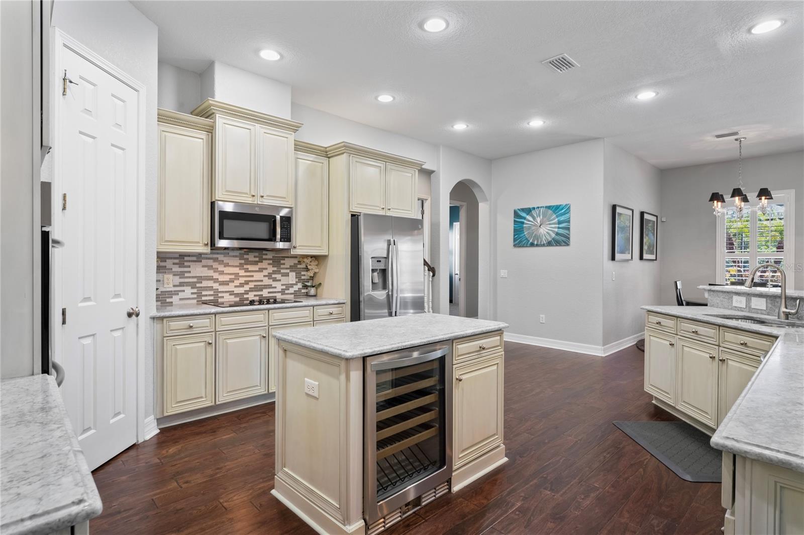 Image 18 of 100 For 21604 Draycott Way