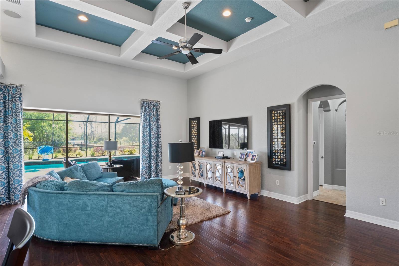 Image 29 of 100 For 21604 Draycott Way