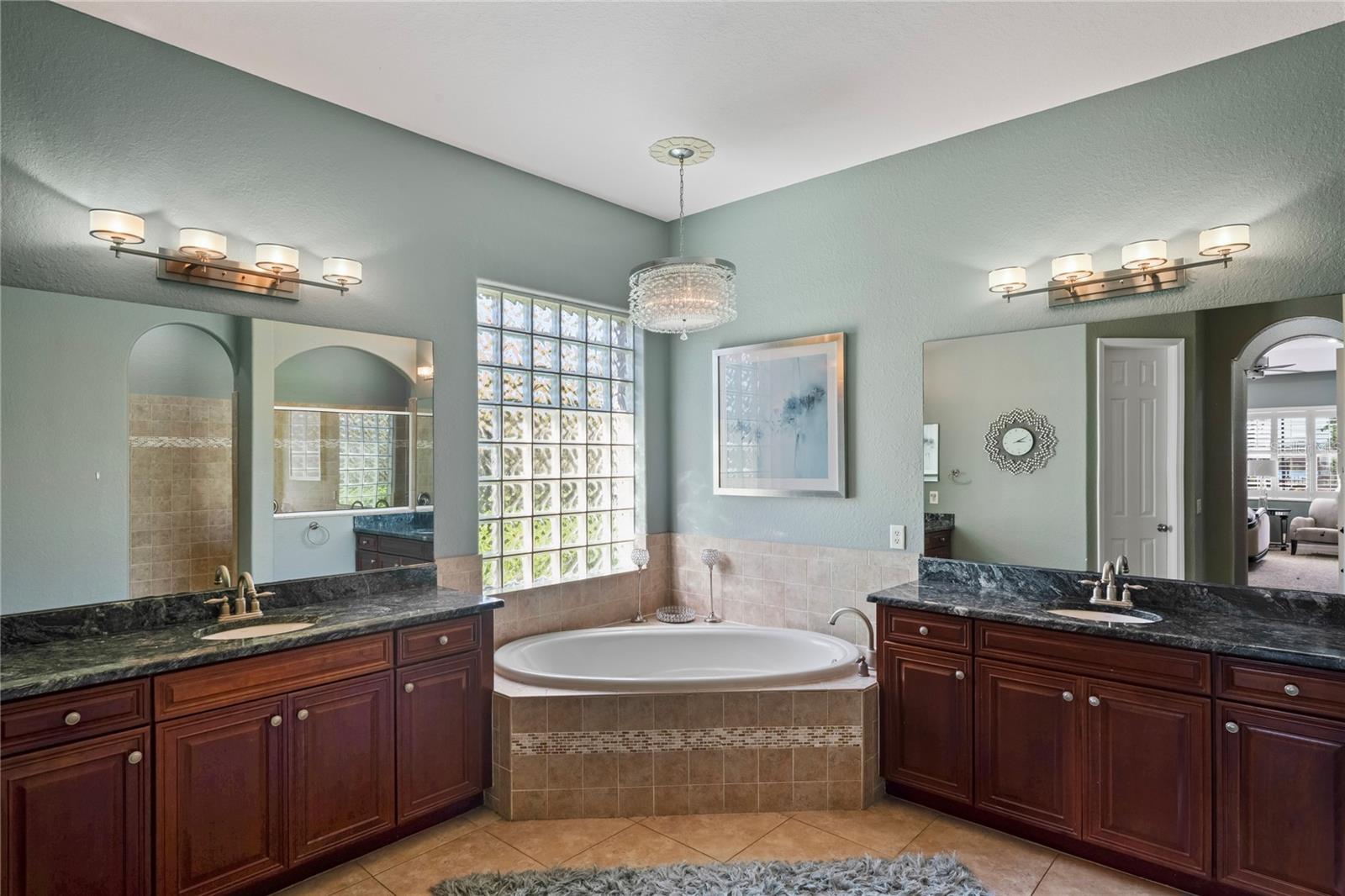 Image 35 of 100 For 21604 Draycott Way