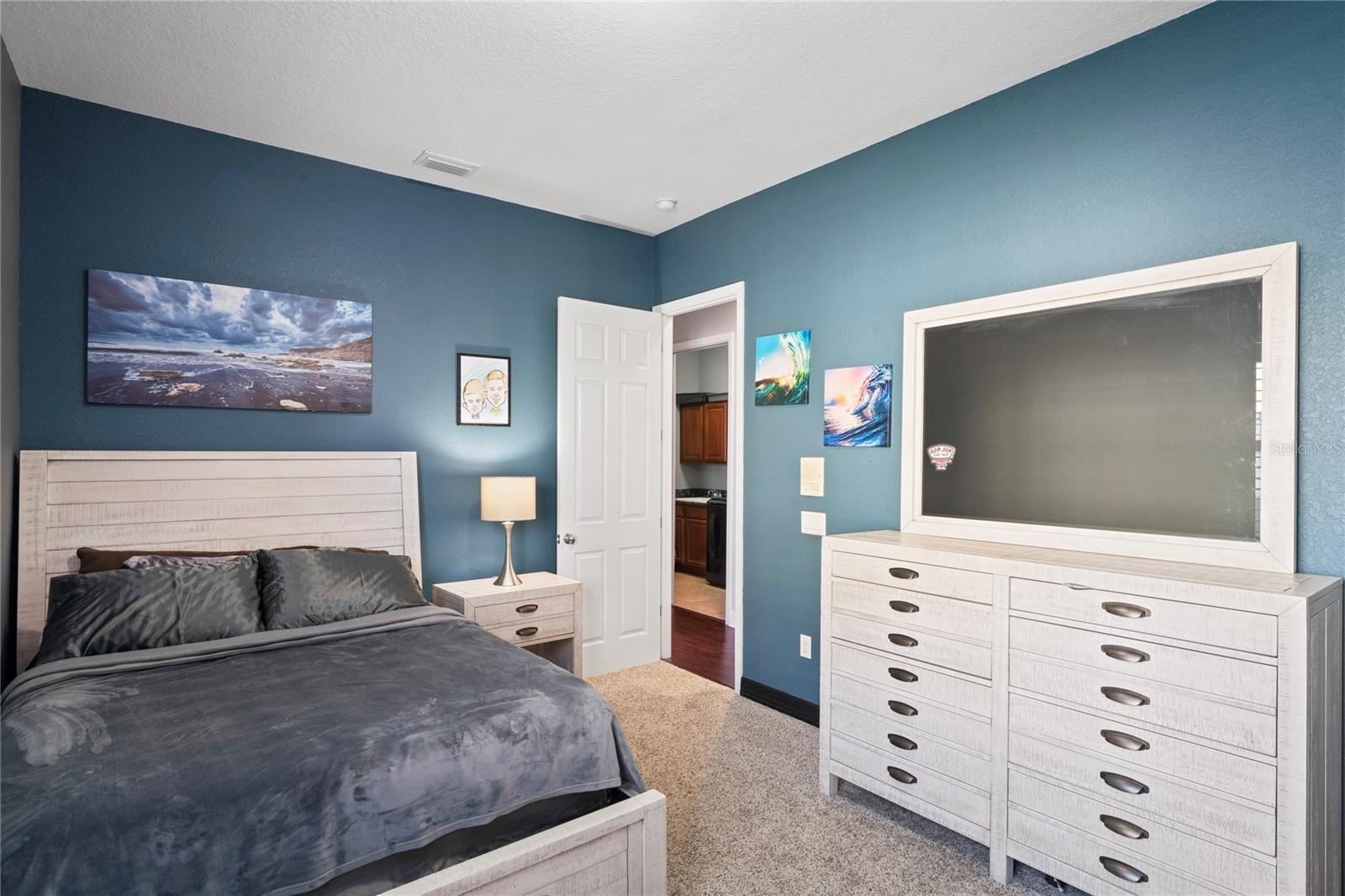 Image 40 of 100 For 21604 Draycott Way