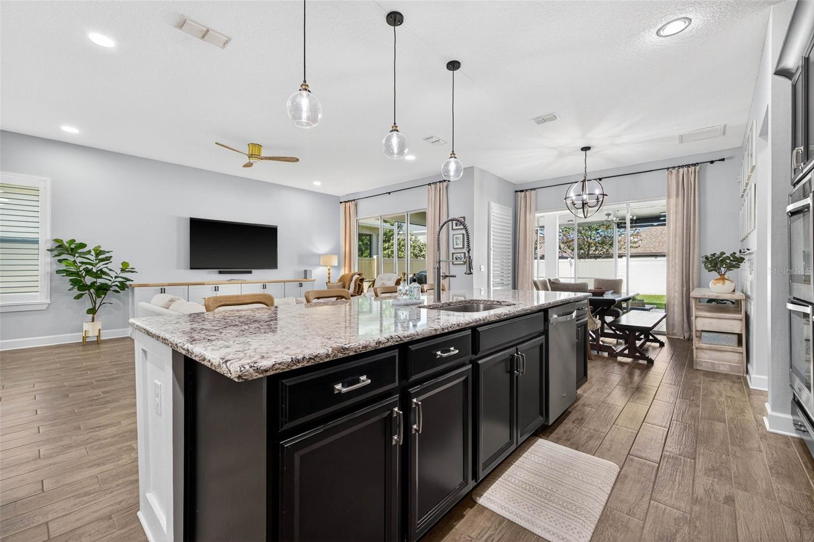 Image 12 of 41 For 10522 Cardera Drive