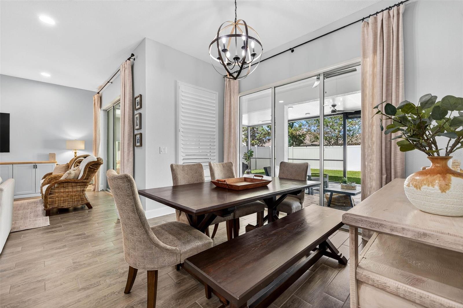 Image 15 of 41 For 10522 Cardera Drive