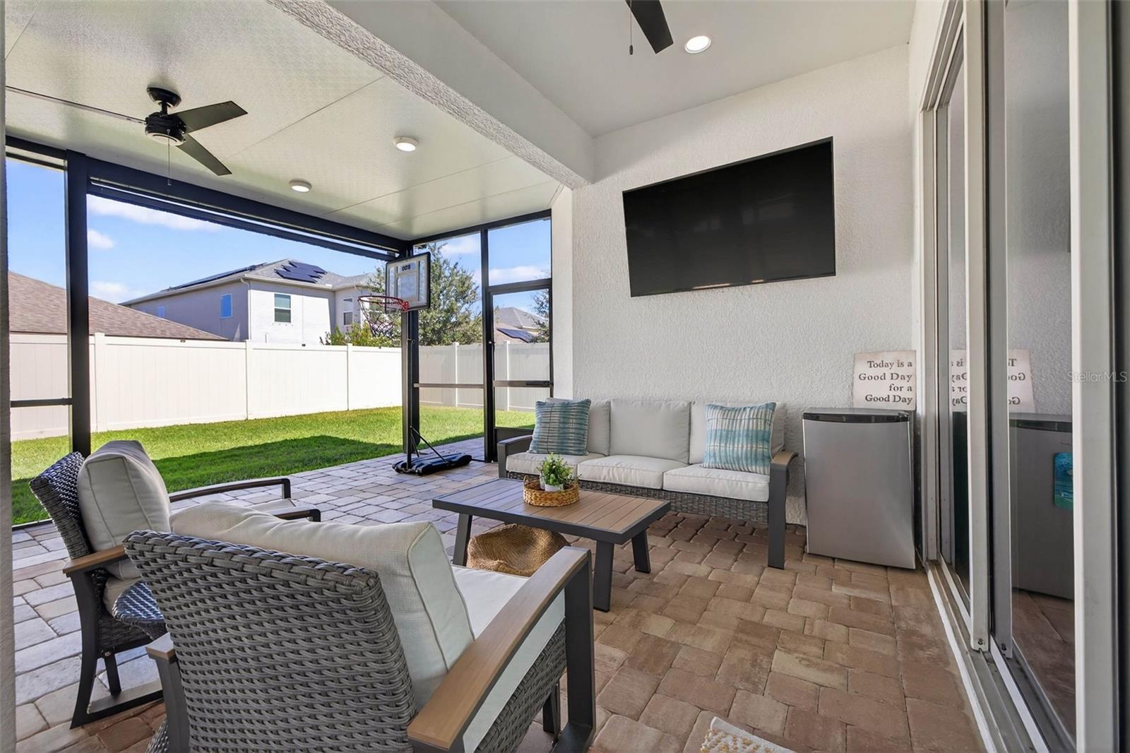 Image 28 of 41 For 10522 Cardera Drive