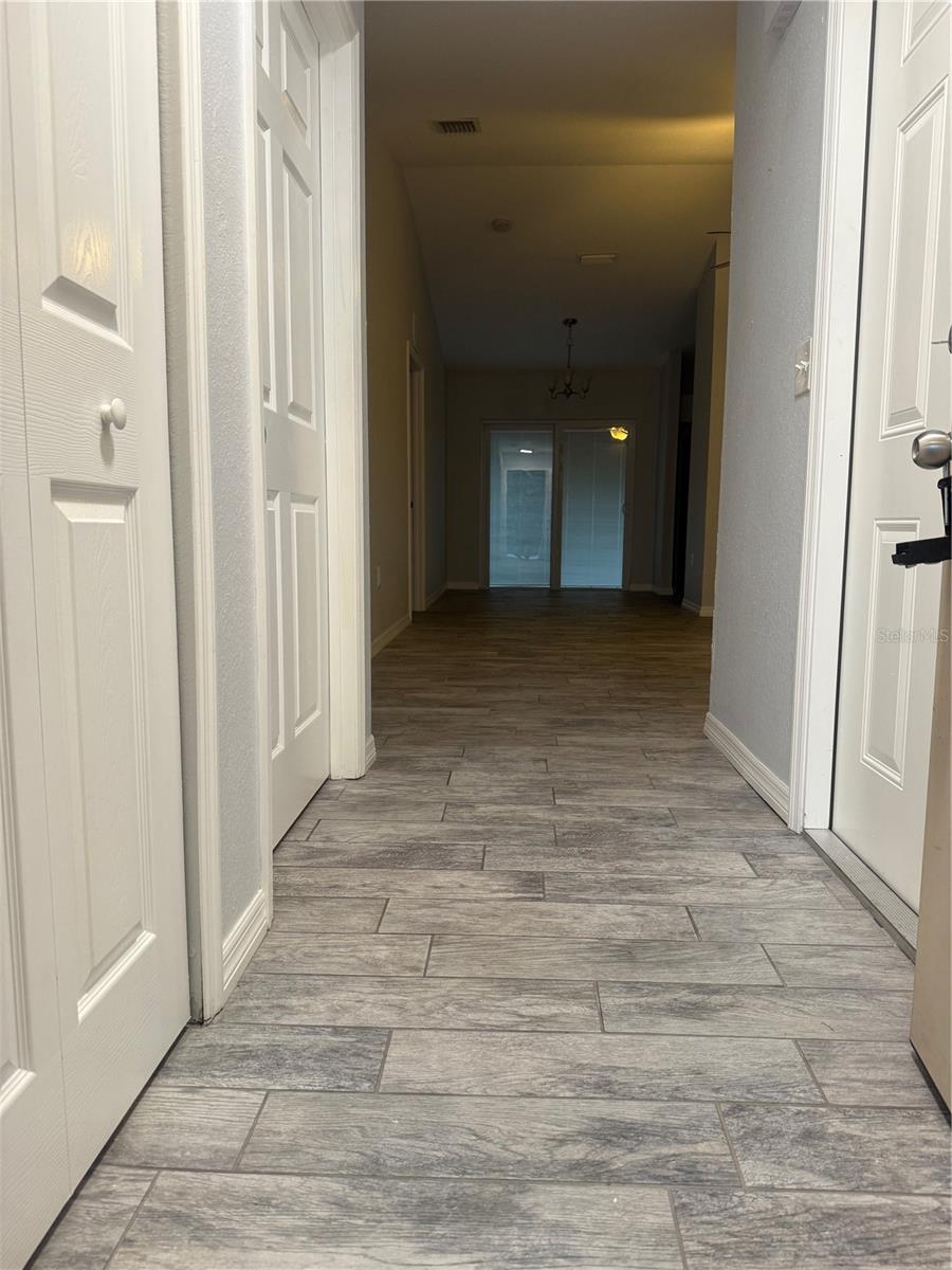 Image 4 of 16 For 2596 Landover Boulevard