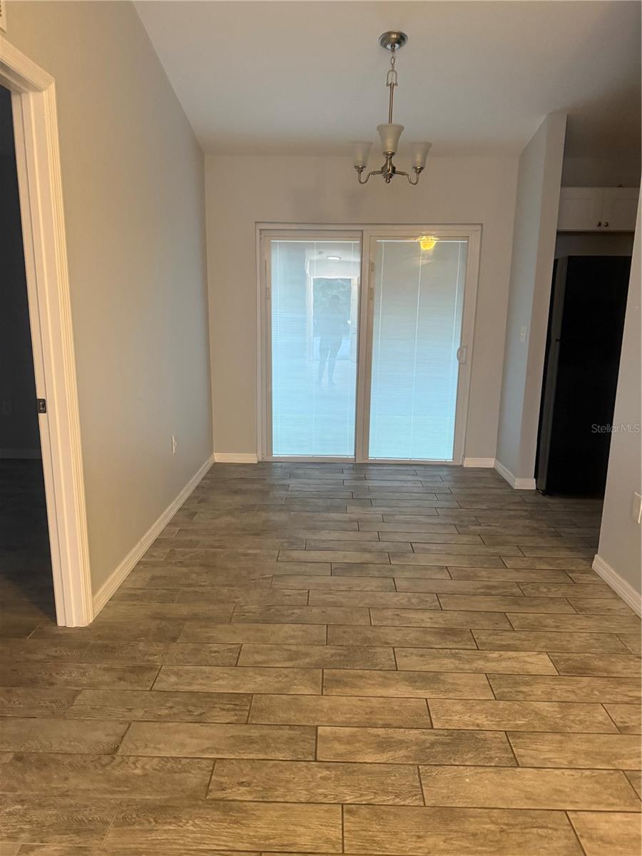 Image 6 of 16 For 2596 Landover Boulevard