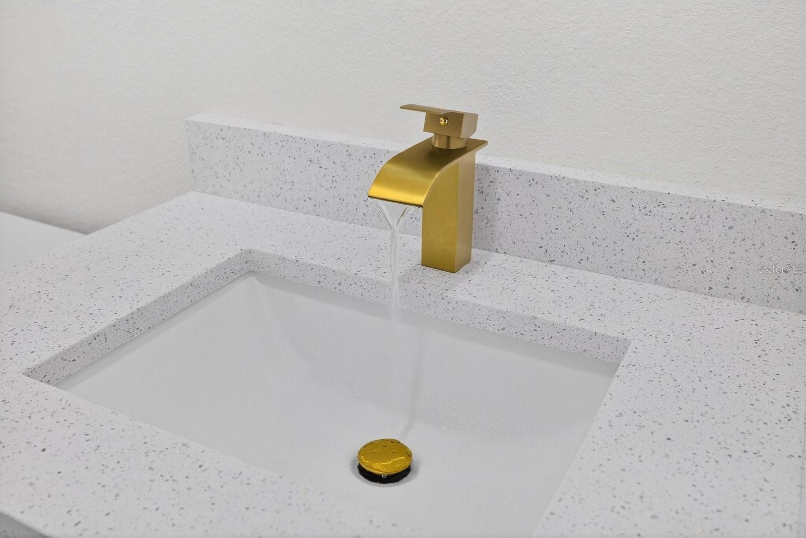 Image 17 of 35 For 928 Valmar Street