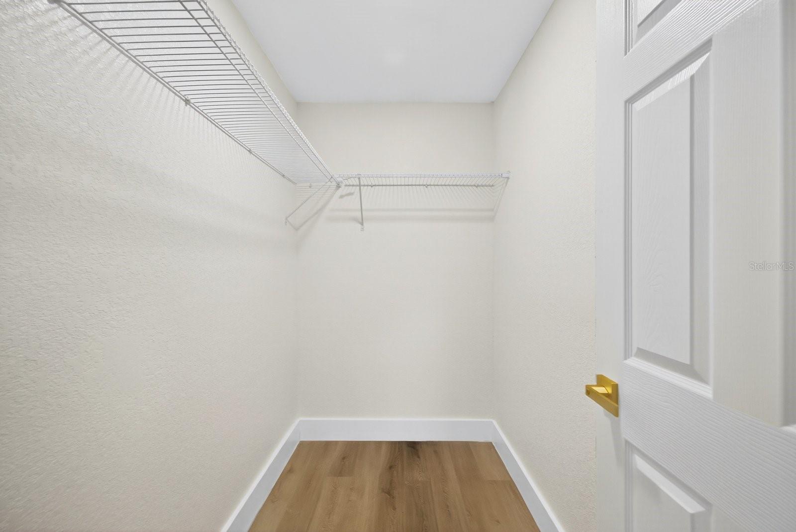 Image 18 of 35 For 928 Valmar Street