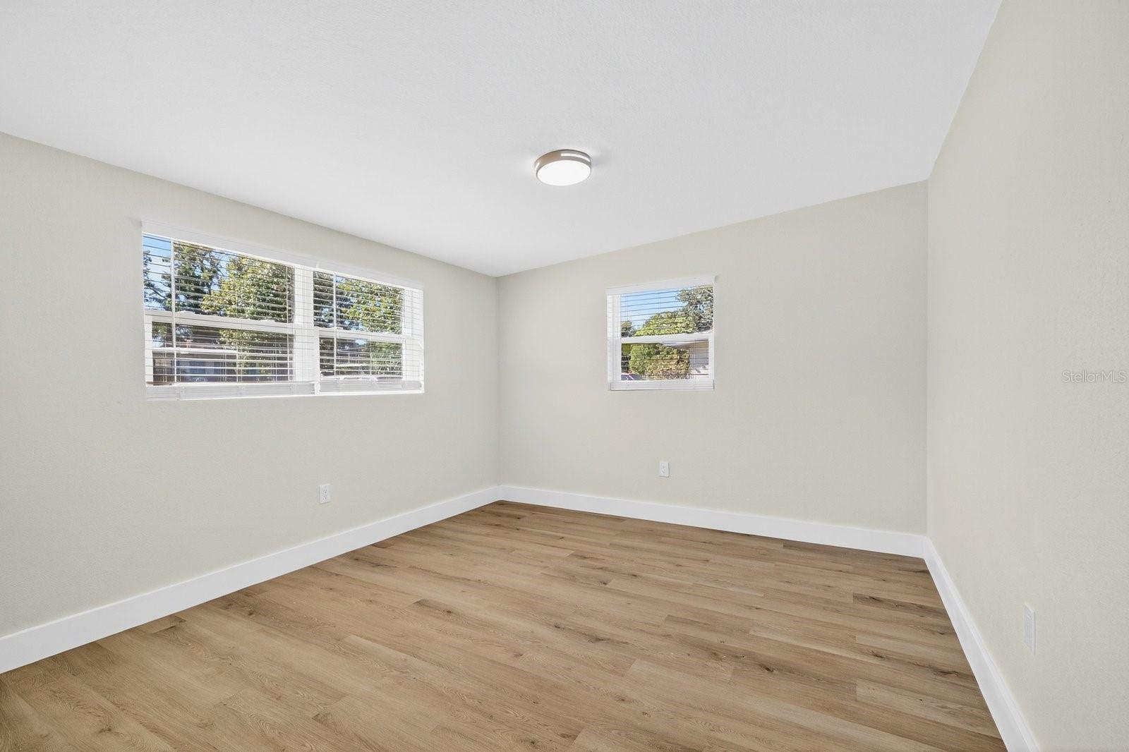 Image 25 of 35 For 928 Valmar Street