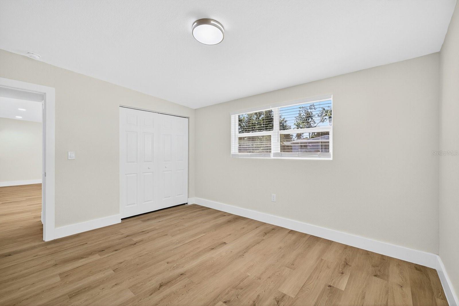 Image 26 of 35 For 928 Valmar Street